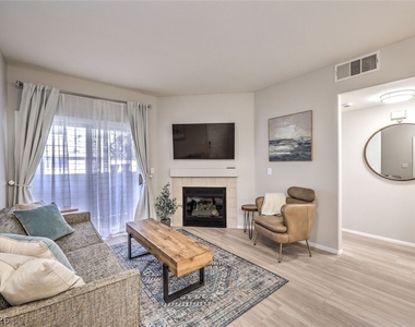 855 N Stephanie Street - Photo Thumbnail 2