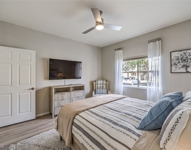855 N Stephanie Street - Photo Thumbnail 15