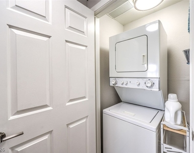 855 N Stephanie Street - Photo Thumbnail 18