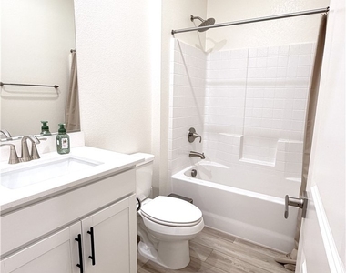 4212 Zilker Park Avenue - Photo Thumbnail 12