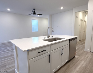 4212 Zilker Park Avenue - Photo Thumbnail 8