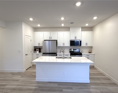4212 Zilker Park Avenue - Photo Thumbnail 3
