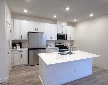 4212 Zilker Park Avenue - Photo Thumbnail 4