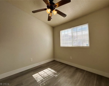 4730 E Craig Road - Photo Thumbnail 6