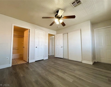 4730 E Craig Road - Photo Thumbnail 8