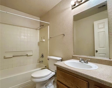 4730 E Craig Road - Photo Thumbnail 16