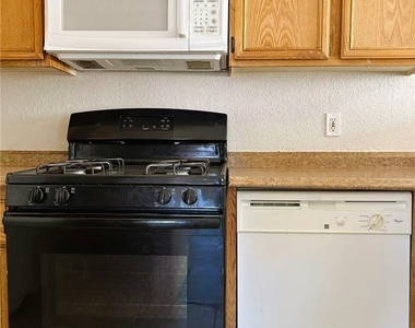 4730 E Craig Road - Photo Thumbnail 4