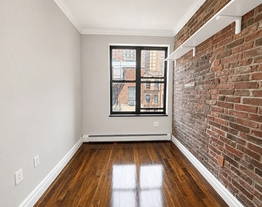 Stanton Street - Photo Thumbnail 8