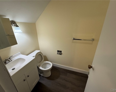 416 Danforth Street - Photo Thumbnail 5