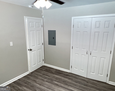1255 Pine Avenue - Photo Thumbnail 10