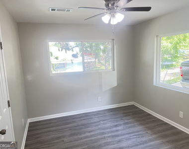 1255 Pine Avenue - Photo Thumbnail 7