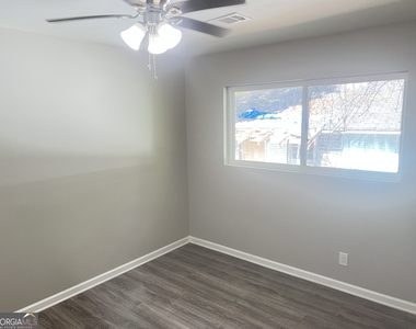 1255 Pine Avenue - Photo Thumbnail 9