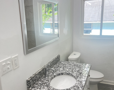 1255 Pine Avenue - Photo Thumbnail 4