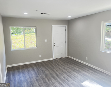 1255 Pine Avenue - Photo Thumbnail 6