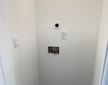 1255 Pine Avenue - Photo Thumbnail 11