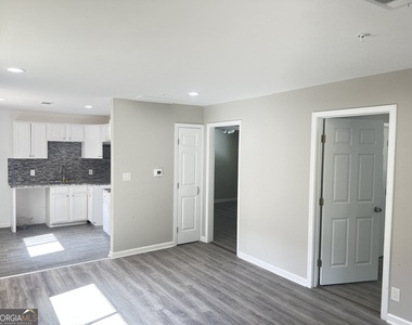 1255 Pine Avenue - Photo Thumbnail 3