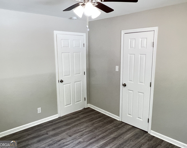 1255 Pine Avenue - Photo Thumbnail 8