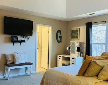 328 Vendella Circle - Photo Thumbnail 5