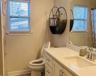 328 Vendella Circle - Photo Thumbnail 8