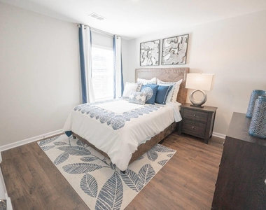 4901 Stonebrooke Drive - Photo Thumbnail 16