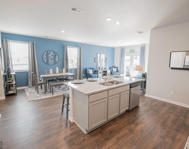 4901 Stonebrooke Drive - Photo Thumbnail 5