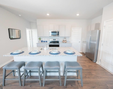4901 Stonebrooke Drive - Photo Thumbnail 7