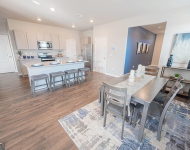 4901 Stonebrooke Drive - Photo Thumbnail 11