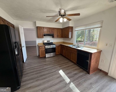 3815 Samia Court - Photo Thumbnail 12