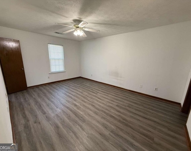 3815 Samia Court - Photo Thumbnail 17