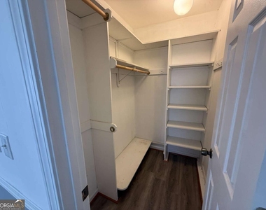3815 Samia Court - Photo Thumbnail 9