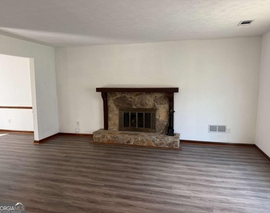 3815 Samia Court - Photo Thumbnail 2
