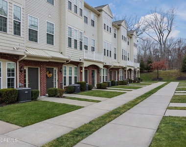 43 Jake Drive - Photo Thumbnail 3