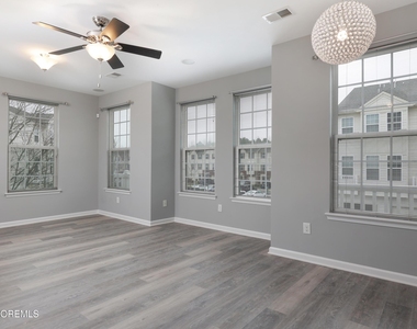 43 Jake Drive - Photo Thumbnail 10