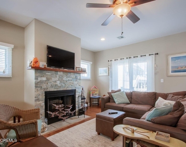 556 Pike Avenue - Photo Thumbnail 6