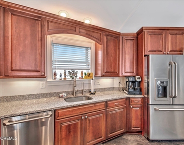 424 E Longport Avenue - Photo Thumbnail 12
