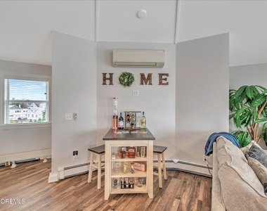 424 E Longport Avenue - Photo Thumbnail 9