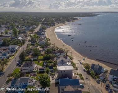 424 E Longport Avenue - Photo Thumbnail 2
