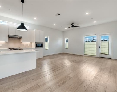 1505 N Garrett Avenue - Photo Thumbnail 5