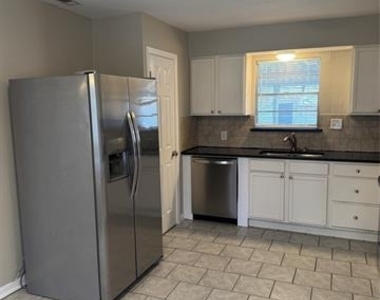 304 Burgett Street - Photo Thumbnail 6