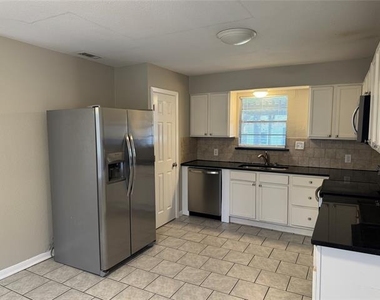 304 Burgett Street - Photo Thumbnail 4