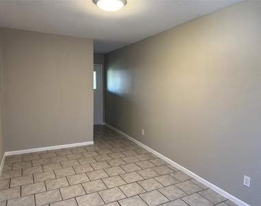 304 Burgett Street - Photo Thumbnail 2