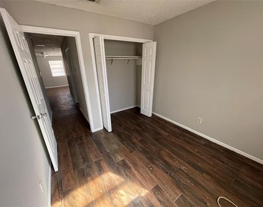 105 Effie Lane - Photo Thumbnail 7
