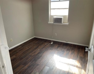 105 Effie Lane - Photo Thumbnail 4