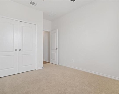 2632 Wesley Avenue - Photo Thumbnail 9