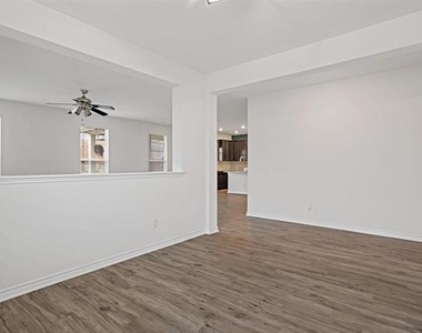 2632 Wesley Avenue - Photo Thumbnail 5