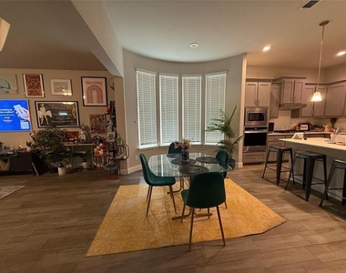 1121 Knightsbridge Road - Photo Thumbnail 2