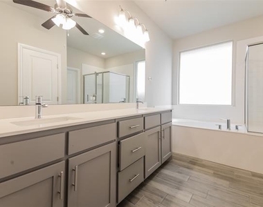 1121 Knightsbridge Road - Photo Thumbnail 8