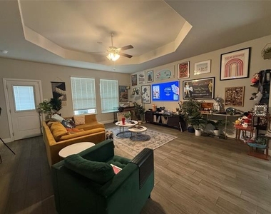 1121 Knightsbridge Road - Photo Thumbnail 1