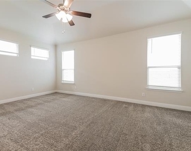 1121 Knightsbridge Road - Photo Thumbnail 11