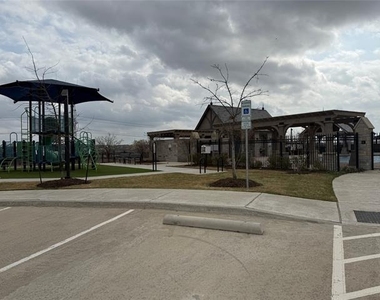 1121 Knightsbridge Road - Photo Thumbnail 16